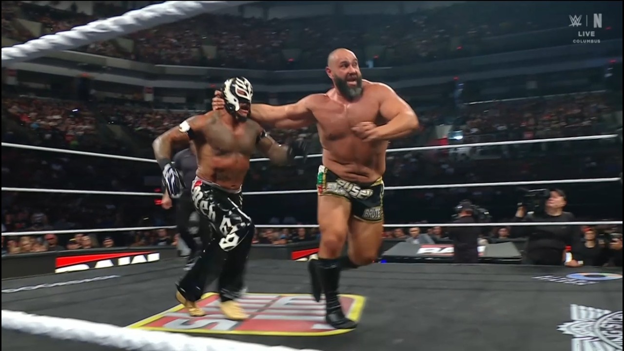 Rey Mysterio vs. Rusev - RAW 5/25/2026 background
