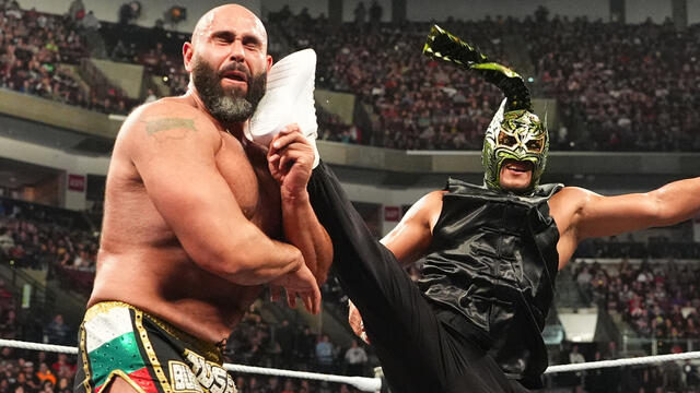 Dragon Lee saves Rey Mysterio from Rusev and Ethan Page onslaught: Raw highlights, May 25, 2026 background