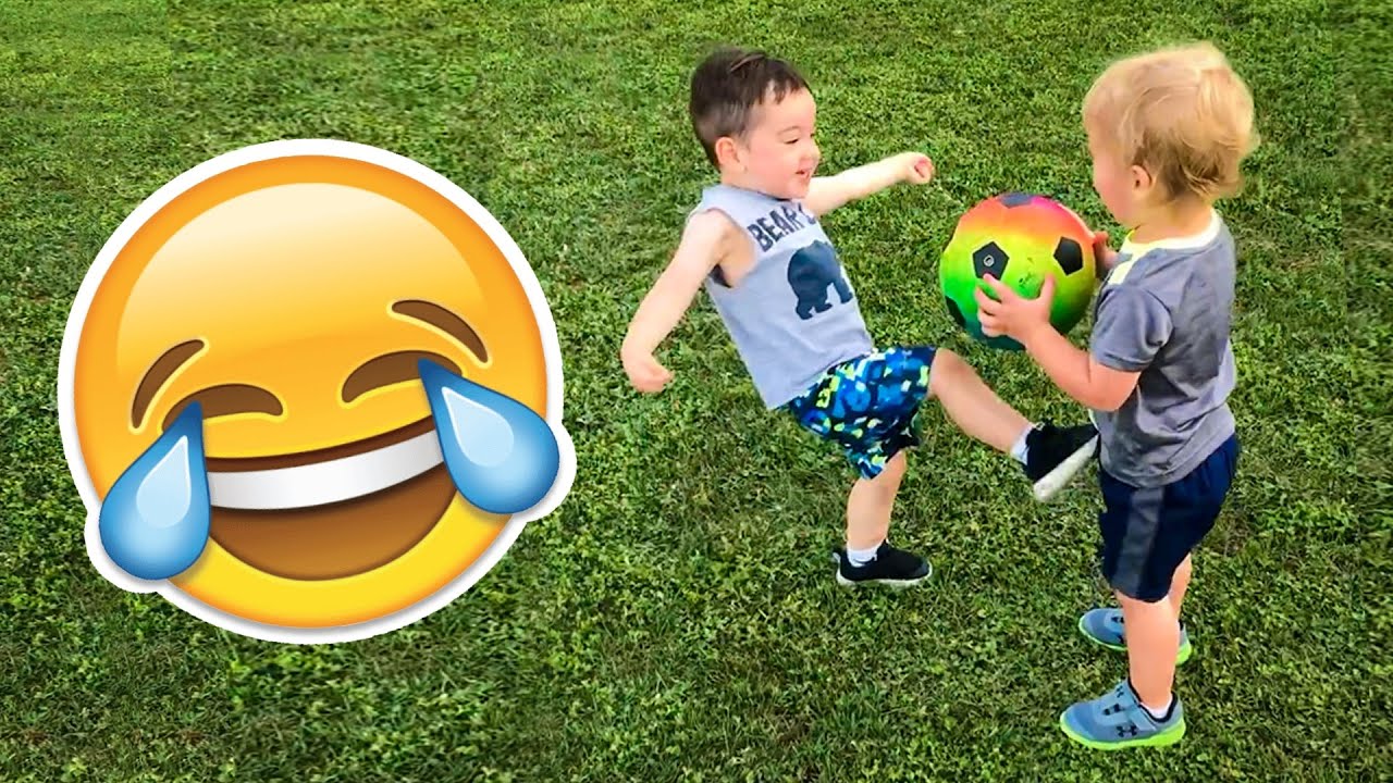 BEST FOOTBALL VINES & TIKTOKS - FAILS, SKILLS & GOALS #35 background