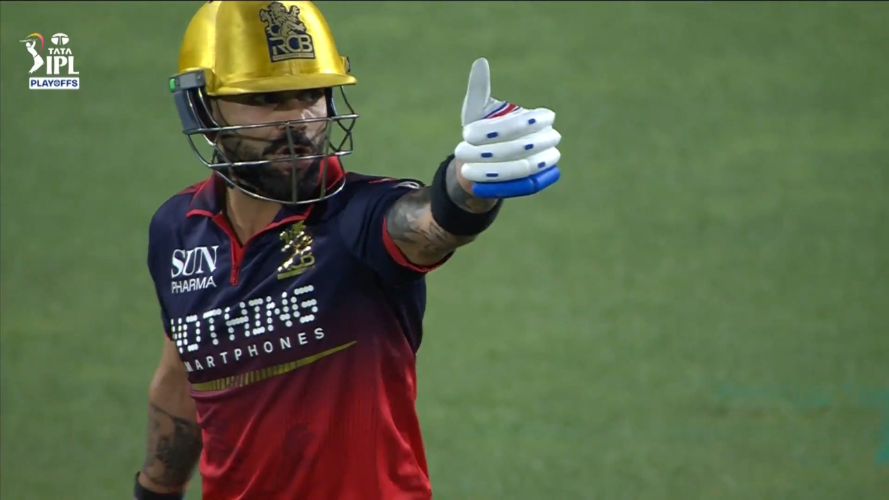 Sundar Overthrows, Kohli says Thanks background