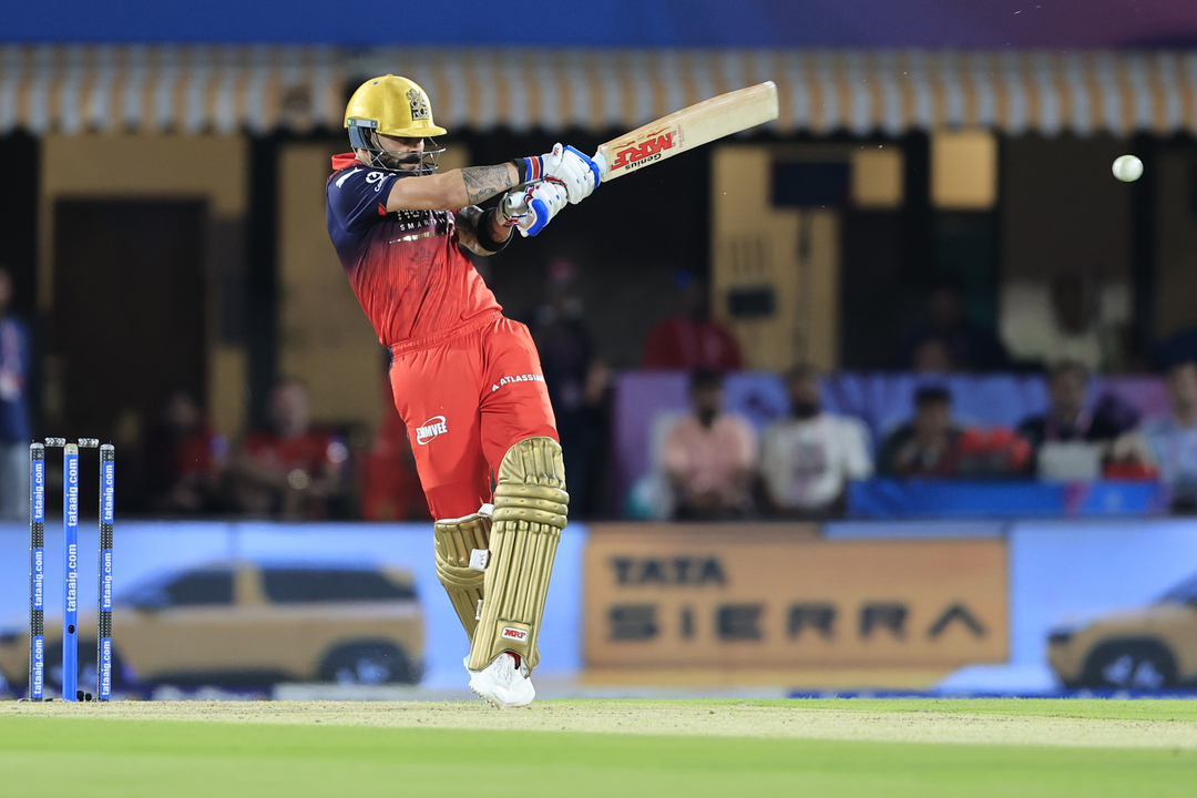 Virat Kohli lays foundation with brisk 43(25) background