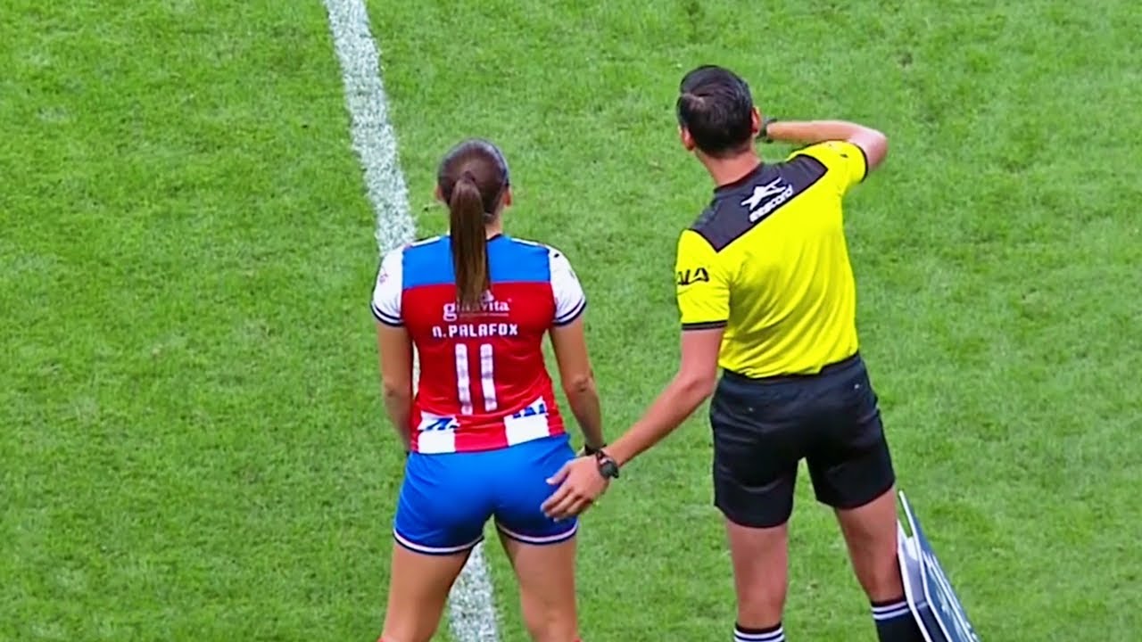 Funniest Moments in Women's Football background