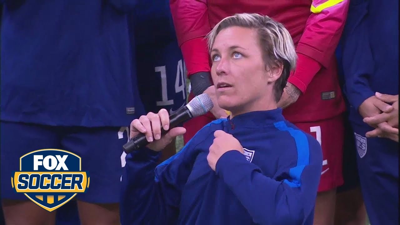 Abby Wambach gets emotional while addressing fans | FOX SOCCER background