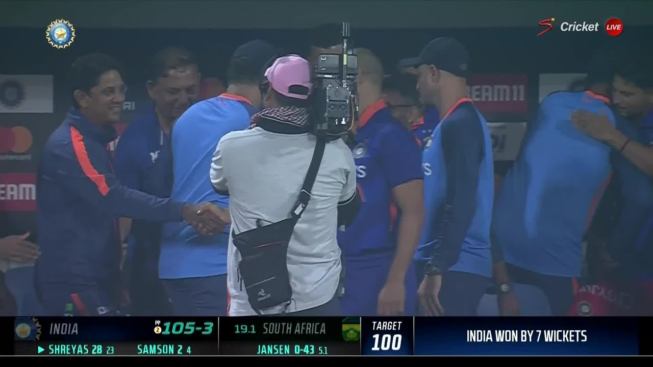 India v South Africa | 3rd ODI | The match in 5 background