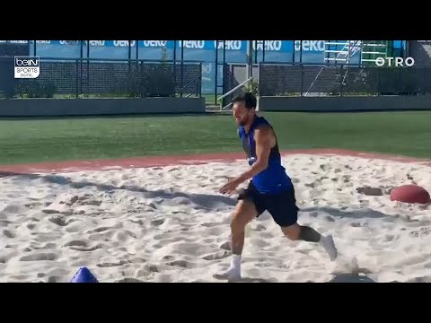 Leo Messi Returns To Training background