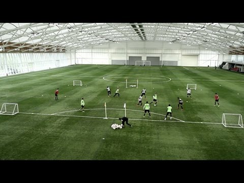 How to stretch the opposition | Soccer training drill | Nike Academy