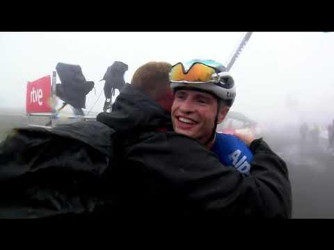 Jay Vine takes out Stage 6 at Vuelta a Espana background