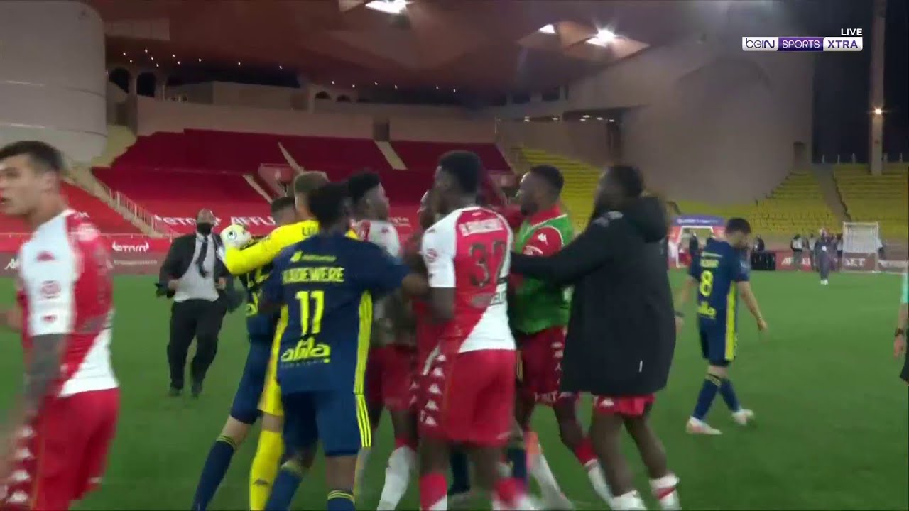 Explosive brawl at the end of Monaco vs Lyon background