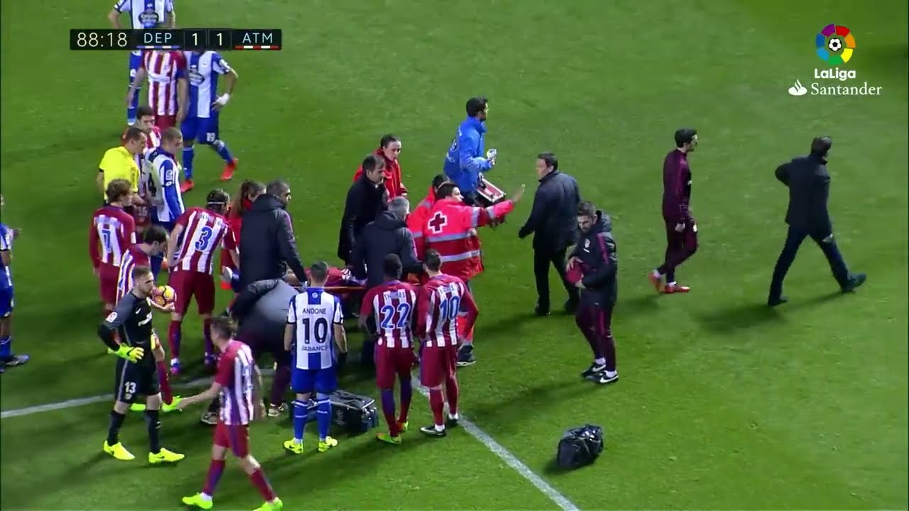 Fernando Torres da el susto en Riazor background