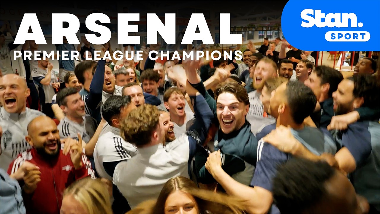 ARSENAL PLAYERS CELEBRATE THE PREMIER LEAGUE TITLE ๐
