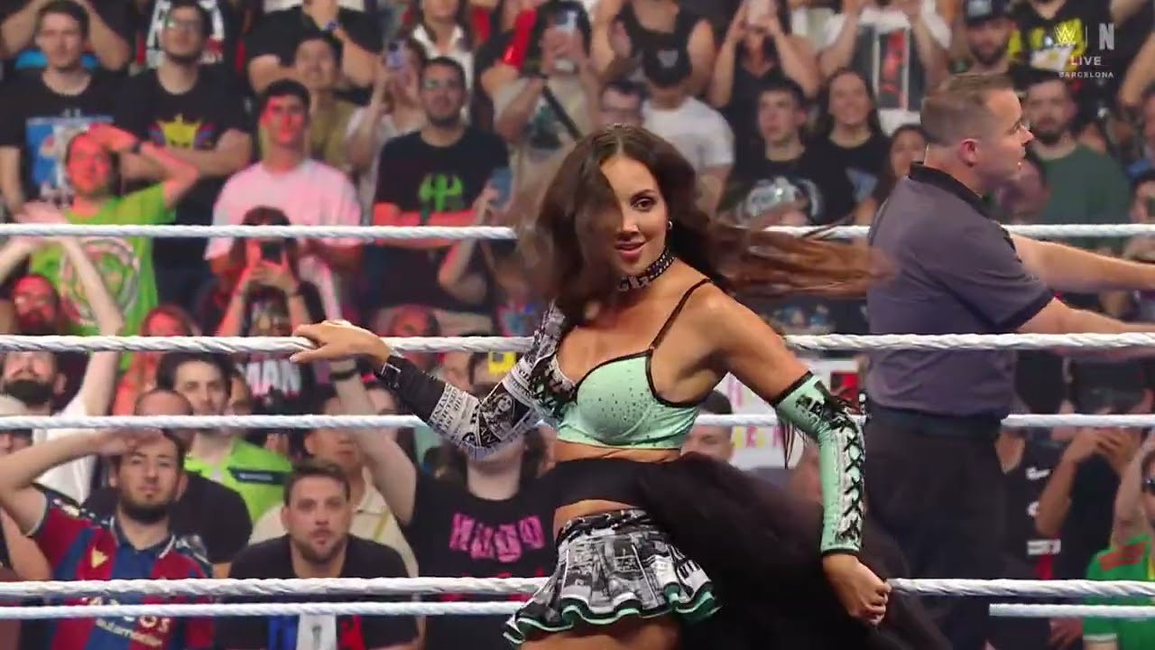 Chelsea Green VS Nia Jax 1/2 background