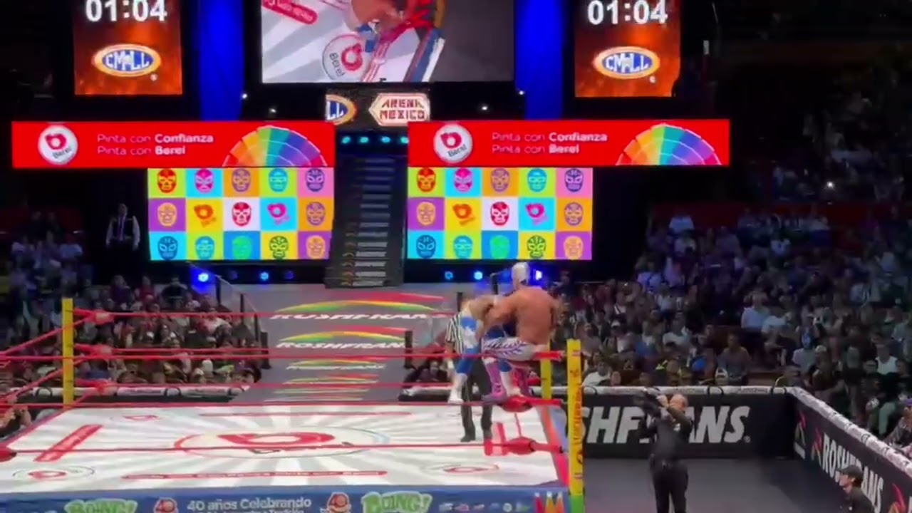 Noche Jr. CMLL: Hijo de Blue Panther đ Hijo del Villano III background