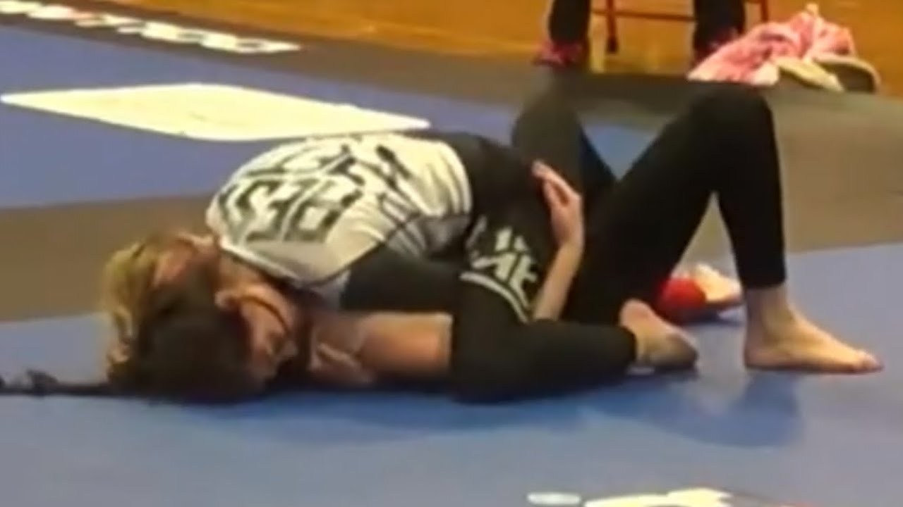 Brooke Fahey long time mounted in bjj match