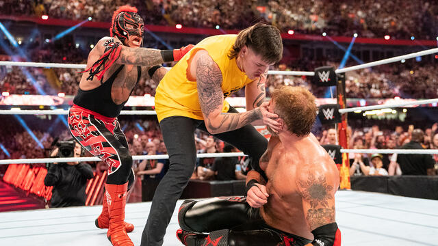FULL MATCH: Edge & Rey Mysterio vs. The Judgment Day: WWE Clash at the Castle 2022 background