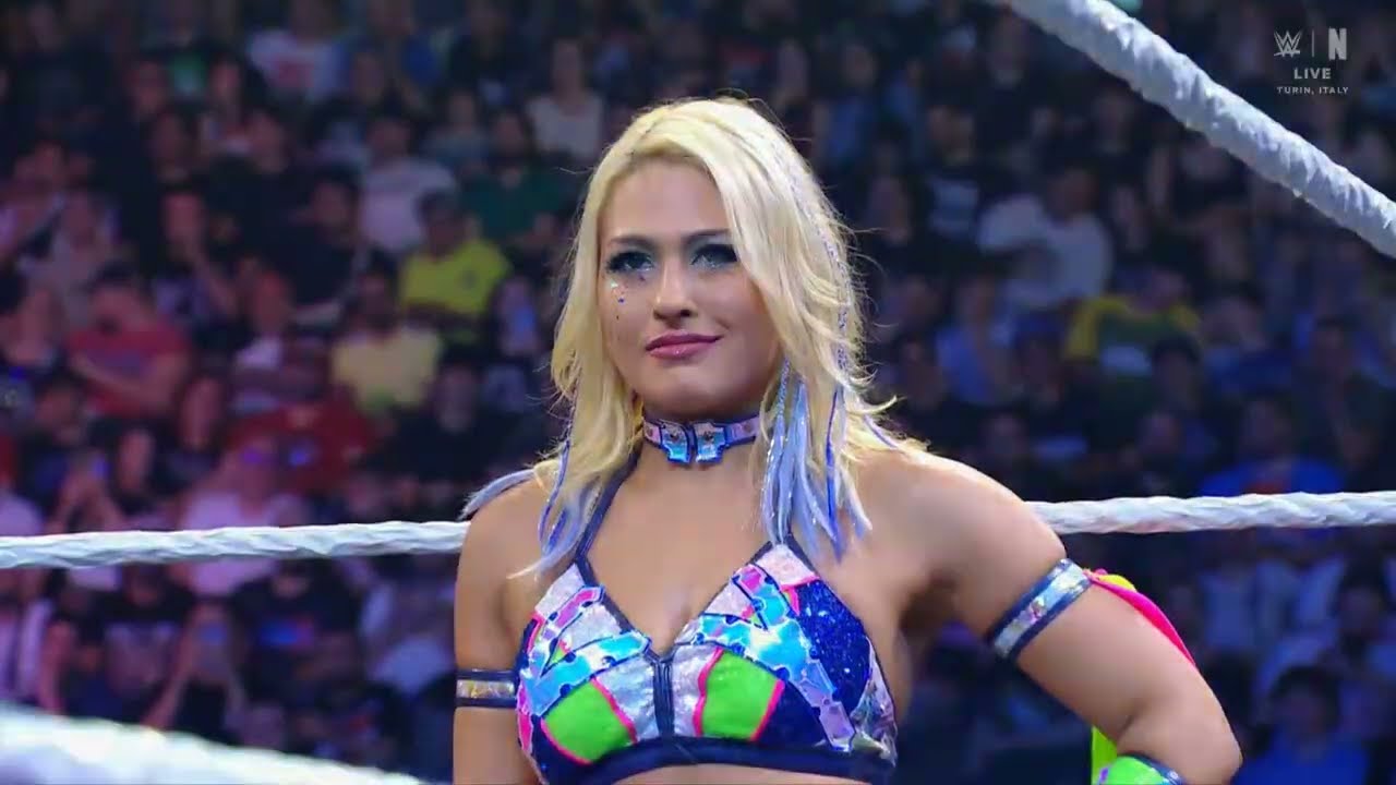 IYO Sky VS Giulia VS Roxanne Perez VS Lash Legend 1/2 background