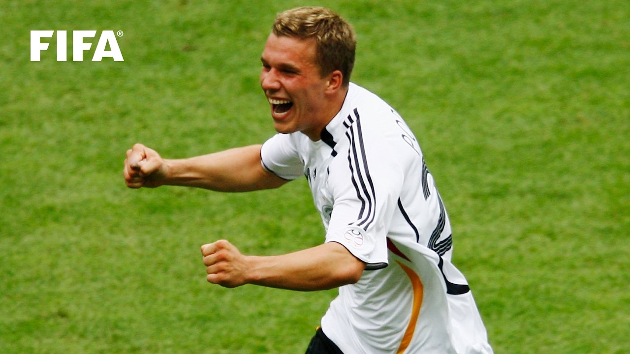 1-Minute Match: Klose, Germany Pick Apart Ecuador | 2006 World Cup