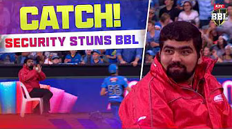 INSTANTLY ICONIC 👑 Security Guard's Catch Shocks Adelaide Oval