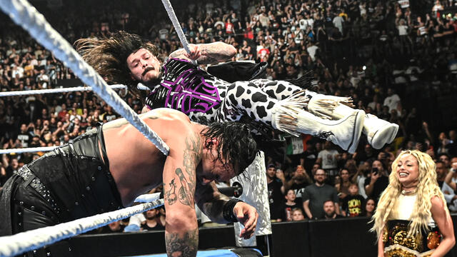 Dominik Mysterio earns shocking King of the Ring victory: SmackDown highlights, June 5, 2026