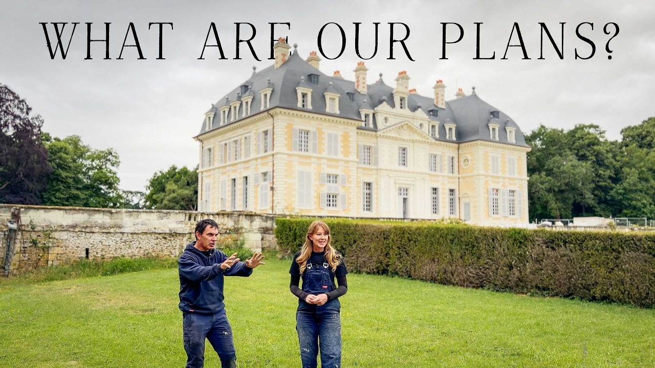 The question EVERYONE asks us about Château de Purnon! backdrop