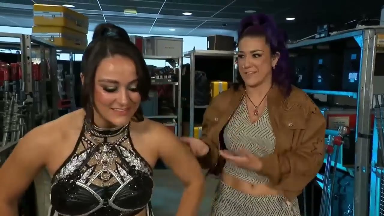 LYRA VALKYRIA VS SOL RUCA | WWE RAW PART 1