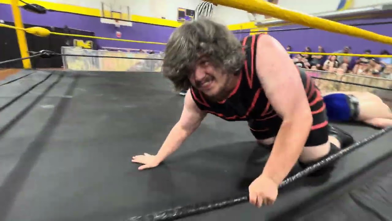 Noah Blackwood versus Captain North 6– 6–26 qualifier for the New Nawe national championship 