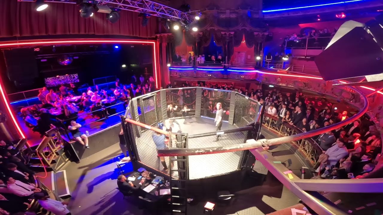 LONDON | ULTRA MMA | DILYS WHITE VS THE BARBELL