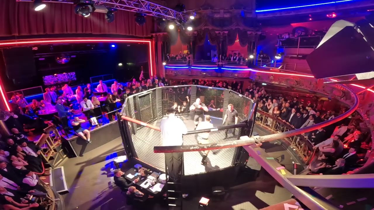 LONDON | ULTRA MMA | THE IRON WOLF VS SAM THE SAVAGE SATARI