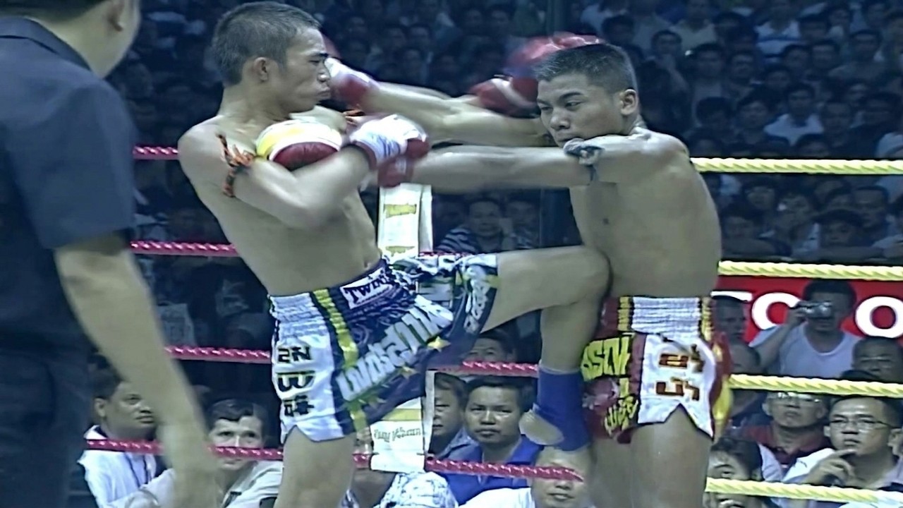 Wuttidet Lukprabat vs. Monmeechai Meenayothin | Lumpinee Stadium | Full Muay Thai Fight background