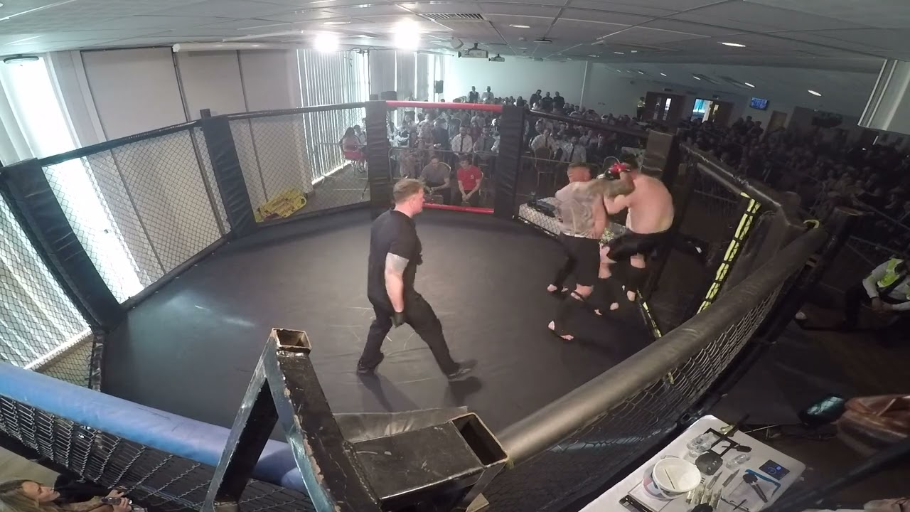 EXETER | ULTRA MMA | MATT THOMAS VS LEWIS