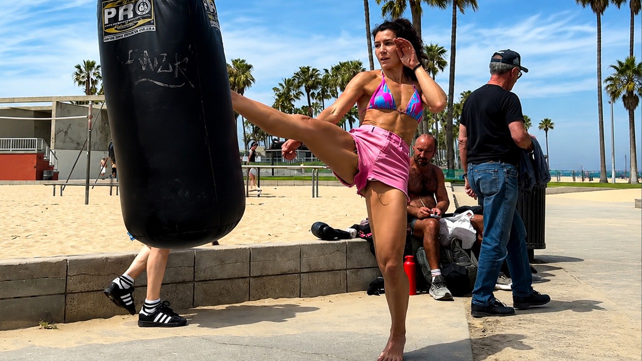 She Destroyed the Heavy Bag at VENICE BEACH! π΄π₯ Insane Roundhouse Kick in Public!