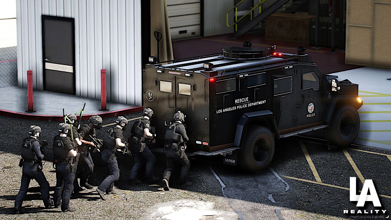 SWAT Training on a SERIOUS FiveM Server background