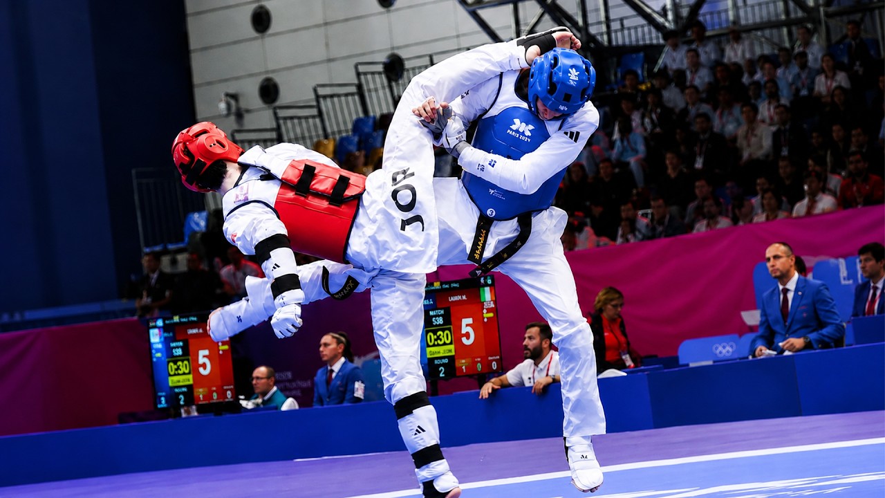 INSANE Flying Head Kick at the PARIS 2024 OLYMPICS! đ„đ
Taekwondo at Its FINEST! background