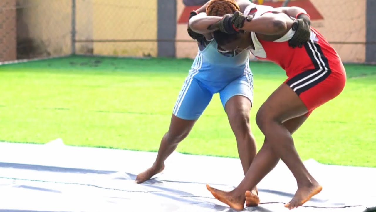 Women wrestling