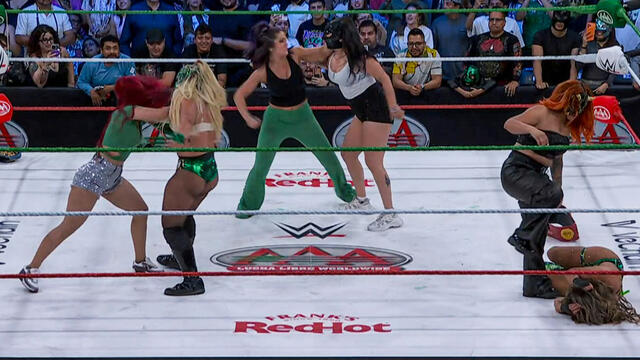 Lola Vice, Bayley and La Catalina repel Las Tóxicas attack: Lucha Libre AAA highlights