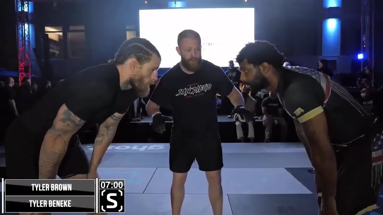 Joe Davis vs Travis Thomas - Subversiv XII (No Audio) background