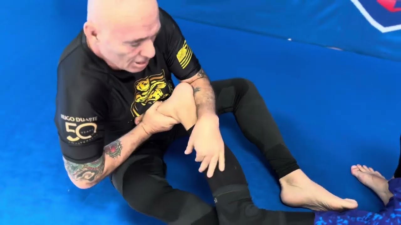 Inverted Toe Hold background