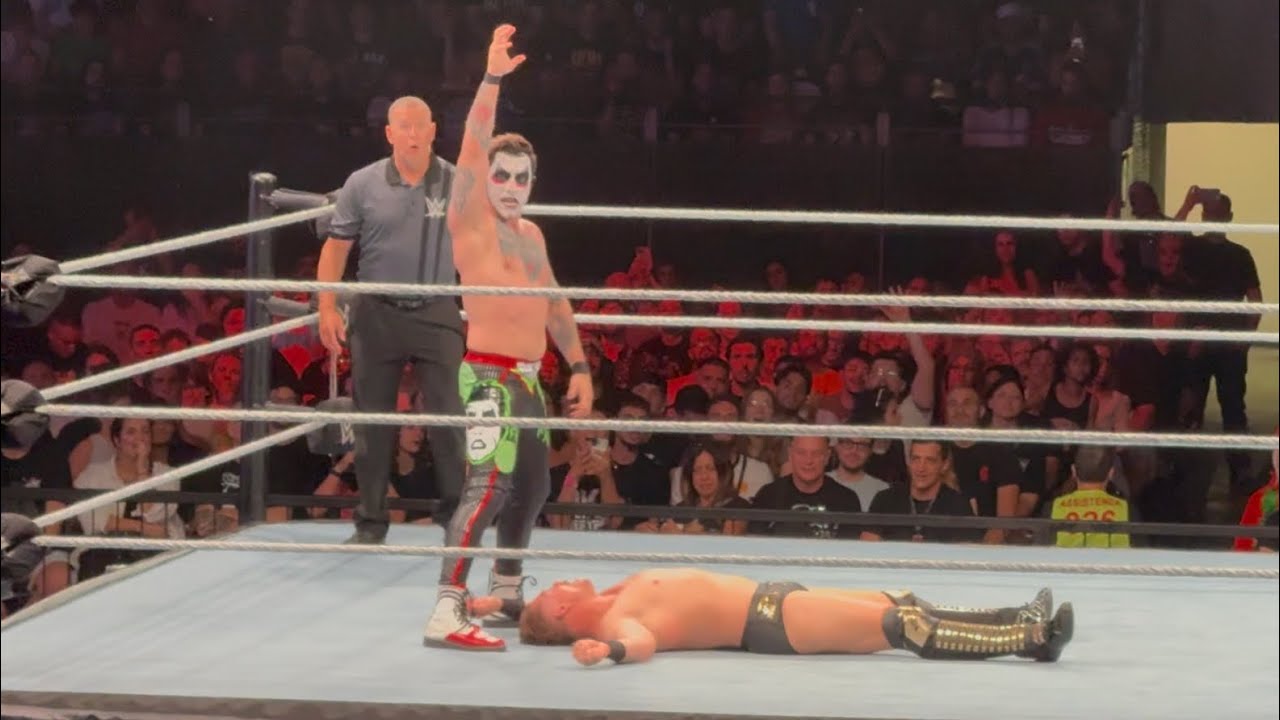 The Miz vs Danhausen FULL MATCH - #WWE Live Rome 2026 background
