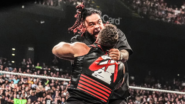 Jacob Fatu locks in the Tongan Death Grip on LA Knight after diplomacy fails: Raw highlights