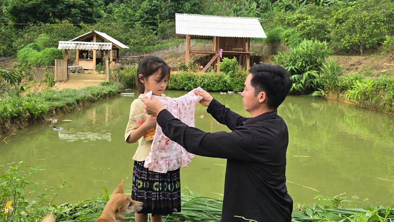 The kind man picked vegetables to exchange for new clothes for the orphaned girl.