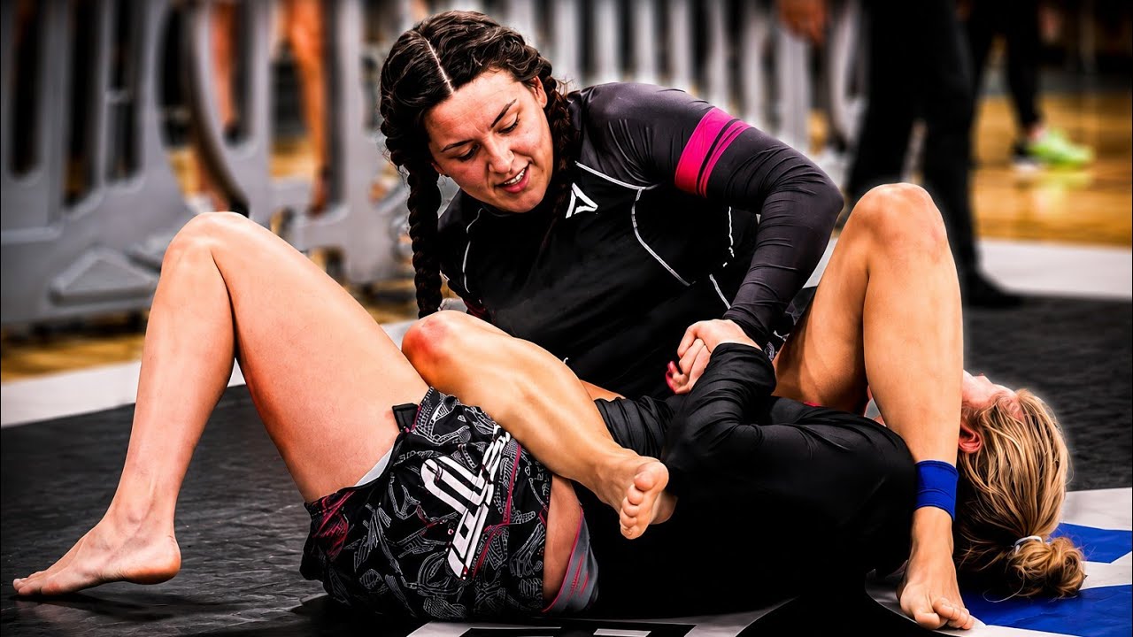 🔥 Epic Women's Grappling Showdown | Intense Ground Battle & Submission Skills 🤼♀️