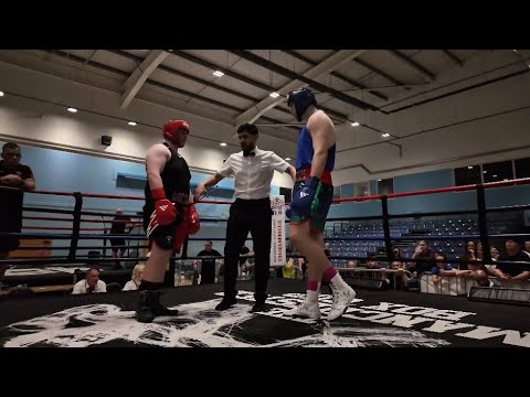 Biggest 15 yr old I’ve seen in 55 yrs #boxing #boxingtraining