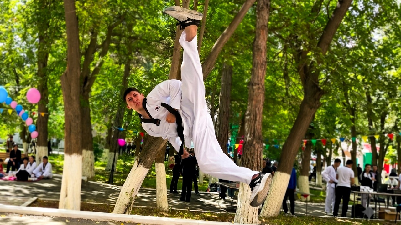 INSANE 180° Flying Split Kick! 😱🥋 This Taekwondo Move Defies Gravity!