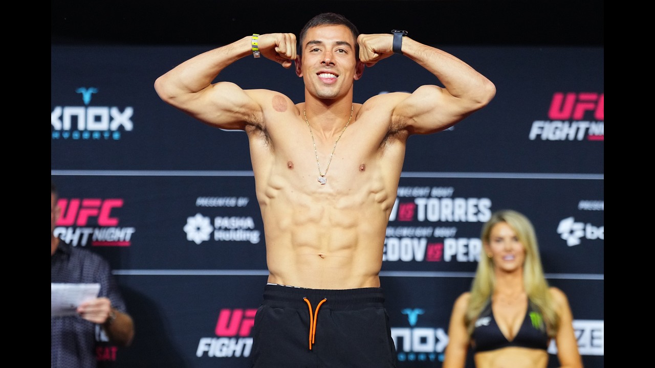 #UFCBaku Manuel Torres Es Un Peleador Por Naturaleza 🇲🇽 background