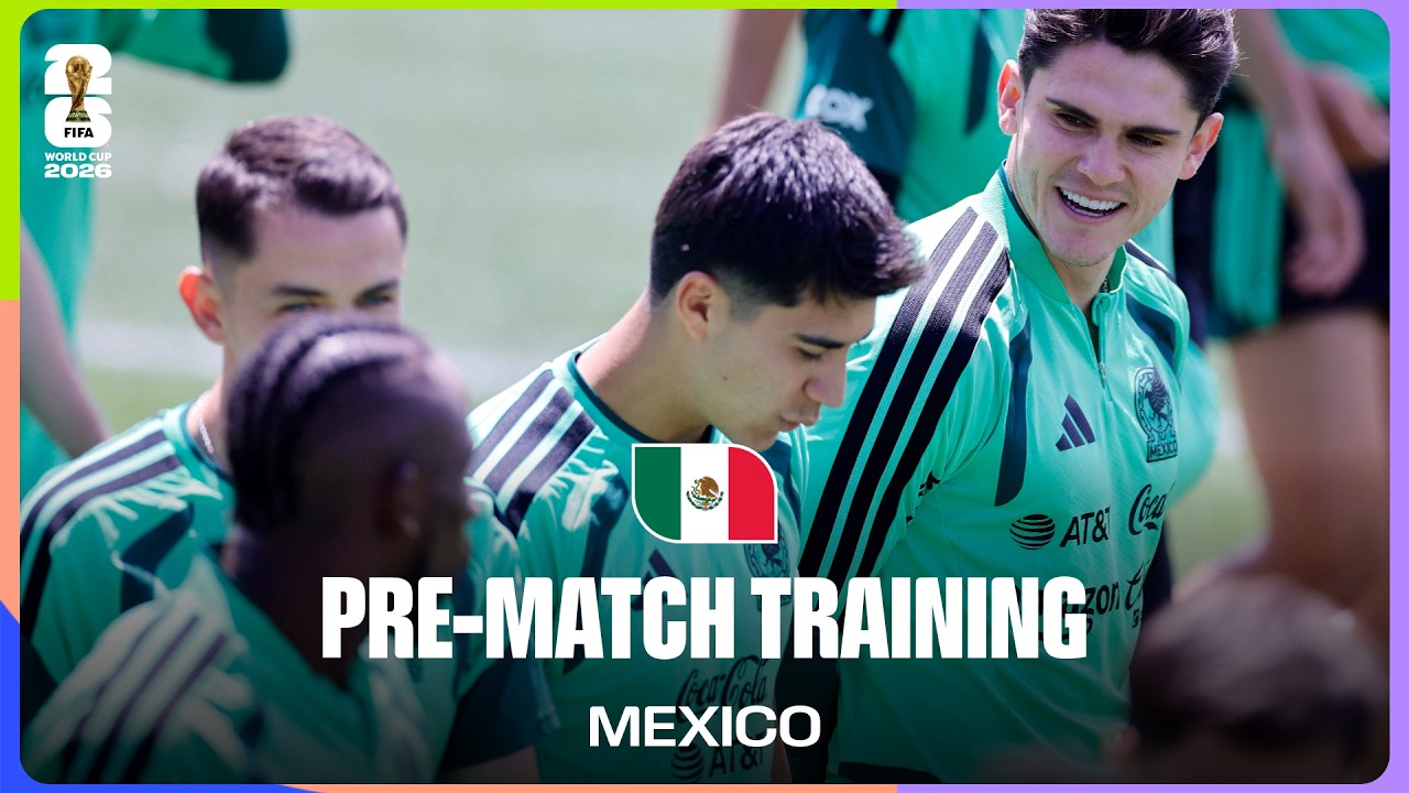 Mexico Train Before Ecuador | FIFA World Cup 2026™ background