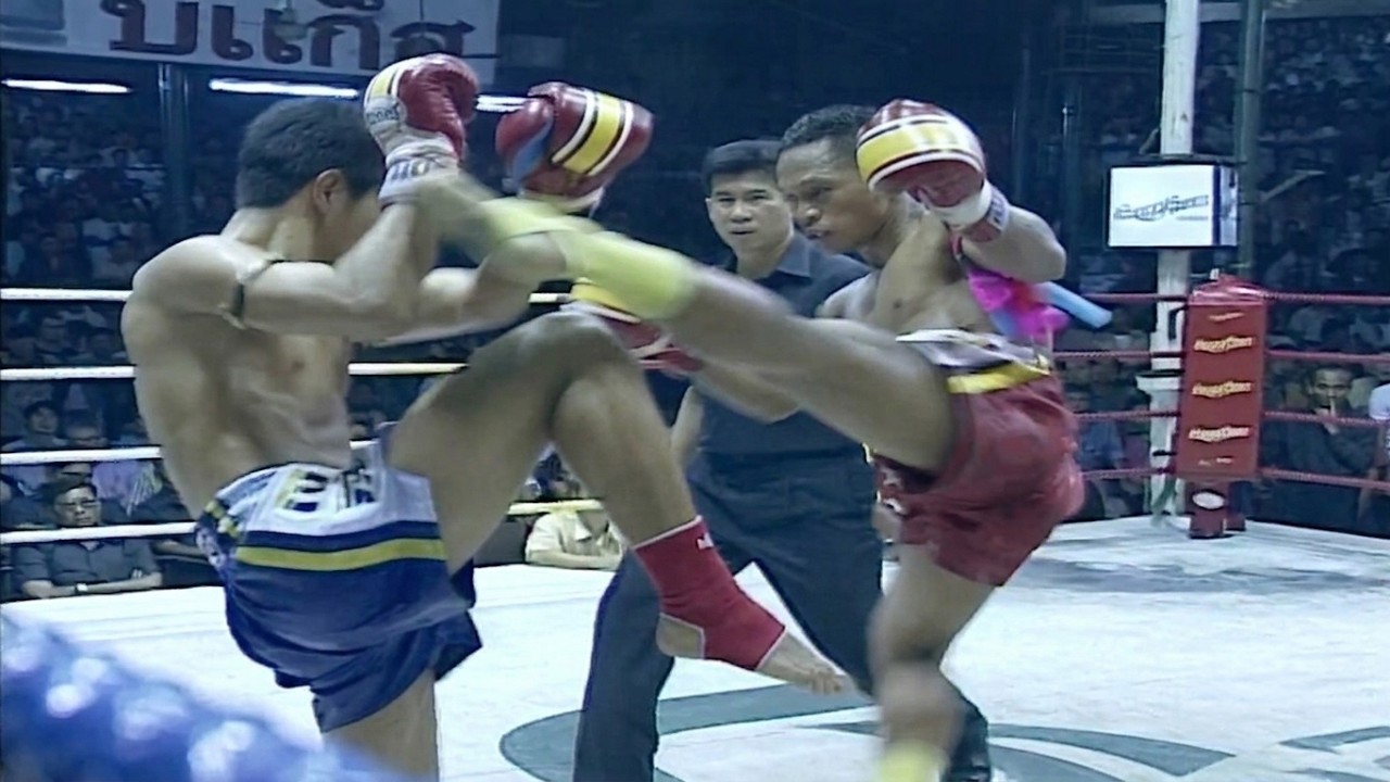 Saenchai vs. Phet-Ek Sitjaopho I | Lumpinee Stadium | Full Muay Thai Fight background