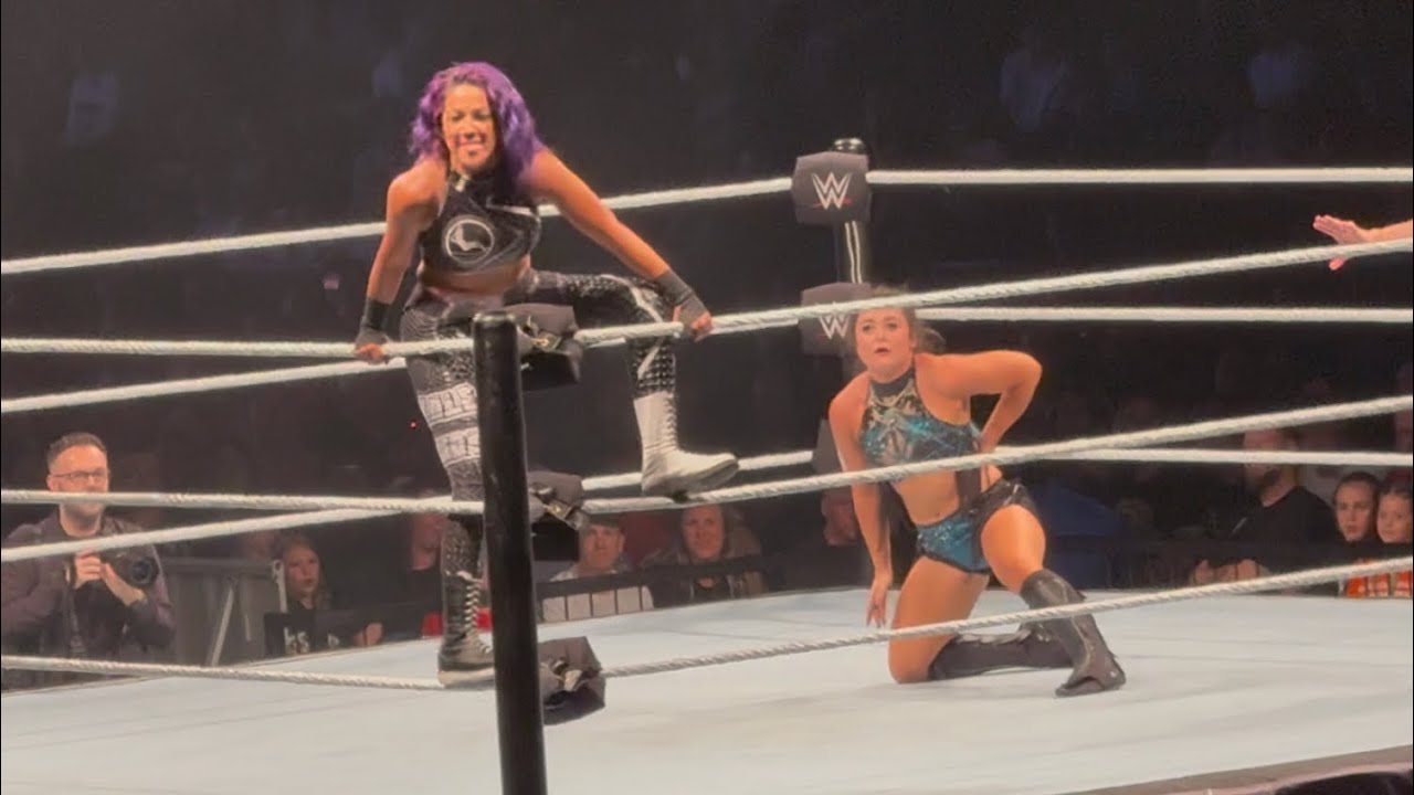Bayley vs Lyra Valkyria FULL MATCH - #WWE Live Event background