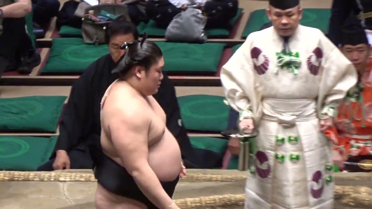 錦木 vs 西ノ龍【大相撲令和8年5月場所】13日目 NISHIKIGI vs NISHINORYU【SUMO MAY DAY13】2026/05/22 background