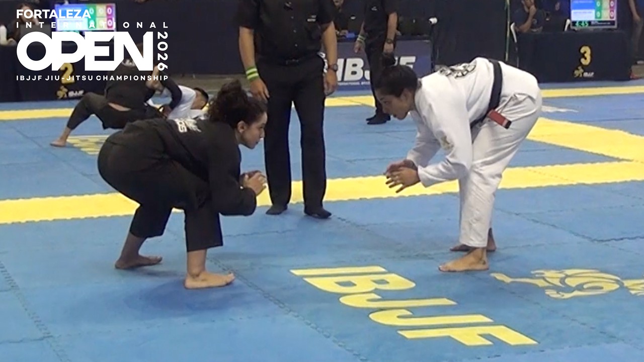 Beatriz Martins vs Paloma Brito / Fortaleza Open 2026 background