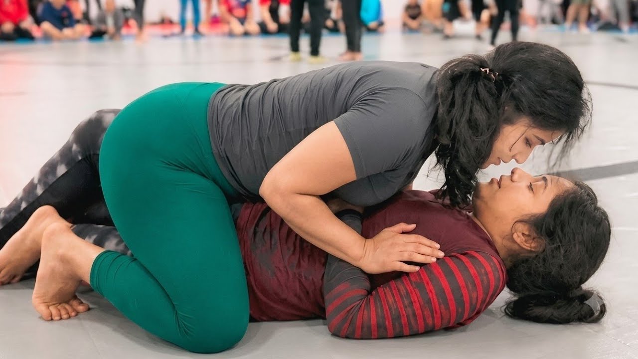 Intense Women's Grappling Match | Female BJJ Training Session π₯π₯