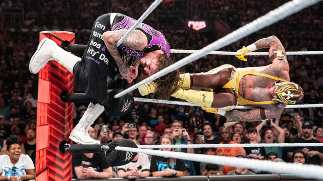 FULL MATCH: Rey Mysterio vs. Dominik Mysterio: Raw, July 1, 2024 background